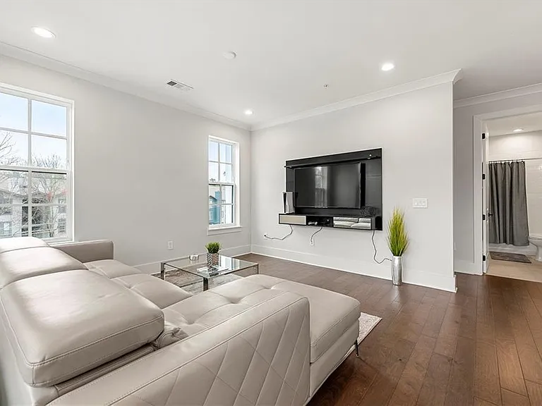6890 Peachtree Dunwoody Rd #301 — Photo 8