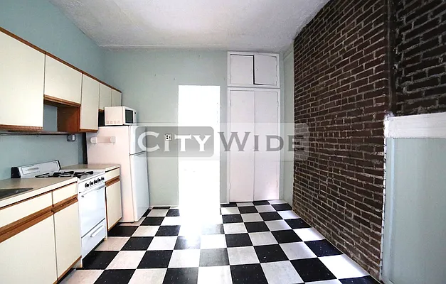 Rented by City Wide Apartments | media 7