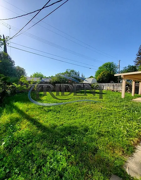2404 Edwards St — Photo 21