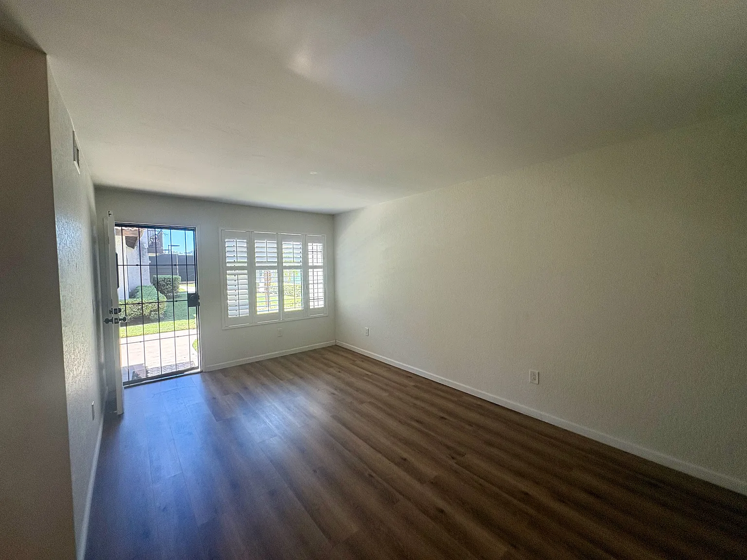 2 bed, 1296 sqft, $3,845 — Photo 4