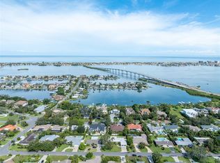120 Crestwood Ln, Largo, FL 33770