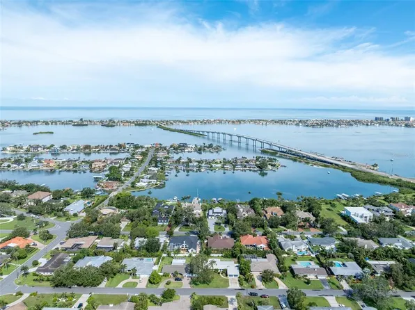 120 Crestwood Ln, Largo, FL 33770