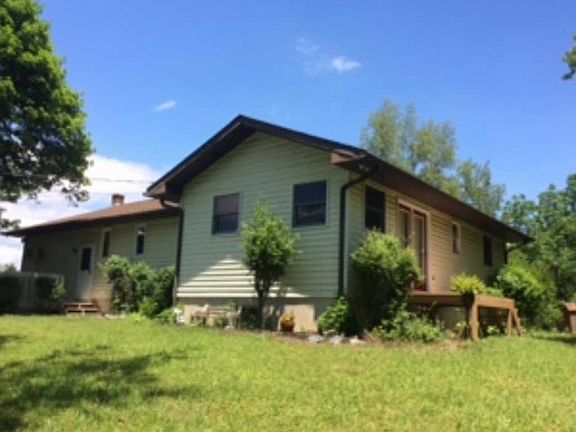 3rd image of 226 Amelia Dr