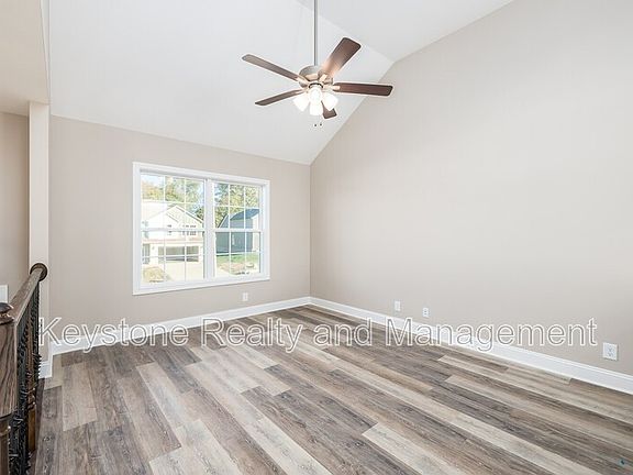 2nd image of 808 Lillian Grace Dr