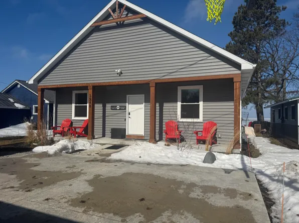 3948 W Houghton Lake Dr, Houghton Lake, MI 48629