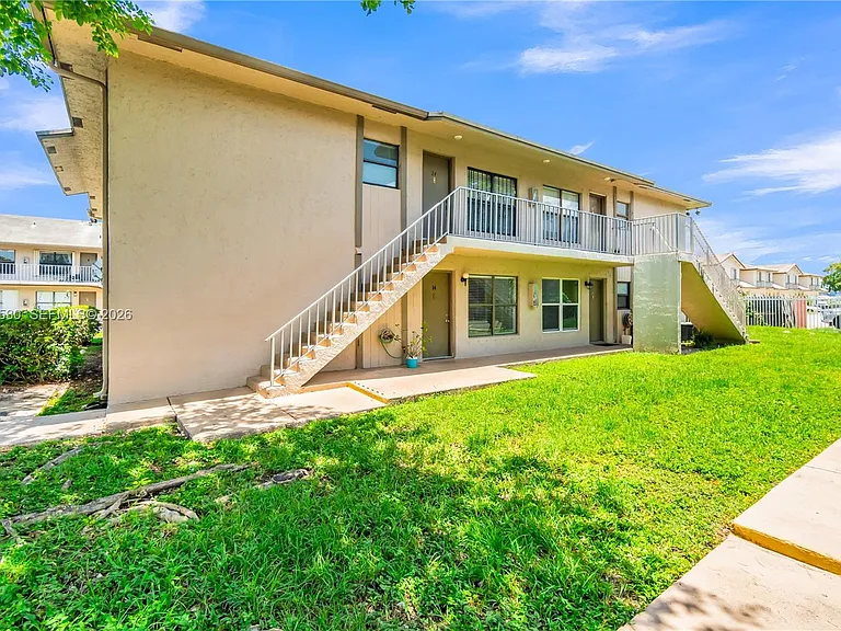15350 SW 72nd St #24 — Photo 35