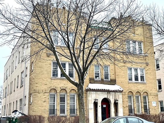 2nd image of 3825 N Oakland Ave APT 5