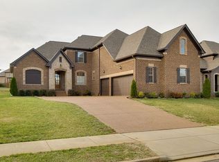 325 Crooked Creek Ln, Hendersonville, TN 37075