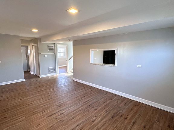 3rd image of 12741 S Manistee Ave