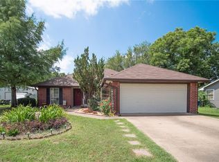 629 Lamp Post Ln, Oak Pt, TX 75068