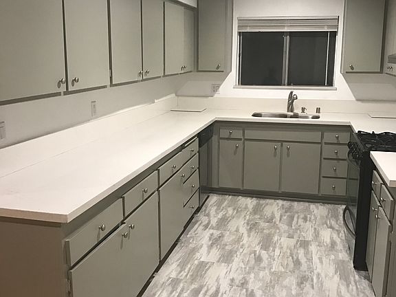 4th image of 330 N Jackson St APT 118