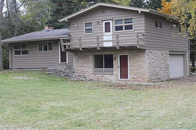 2nd image of 1701 W Fiesta Ln