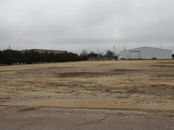 907 E La Lande Ave, Sublette, KS 67877