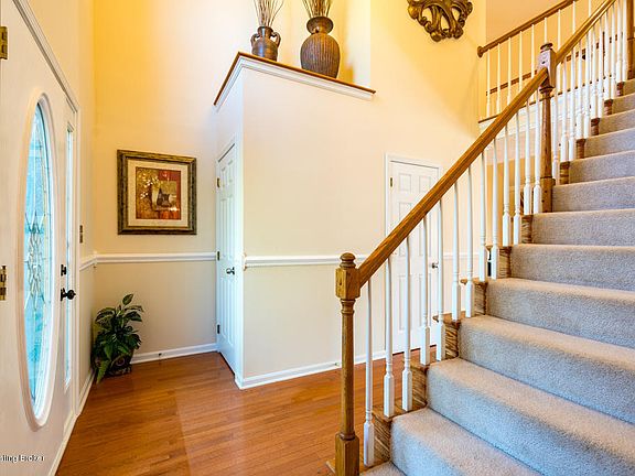 4th image of 210 Harvest Ln