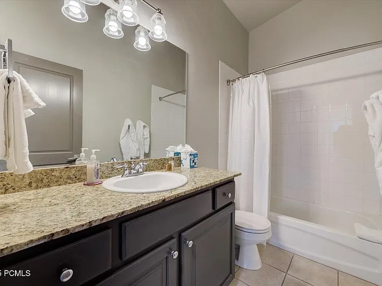 5662 Oslo Ln — Photo 30