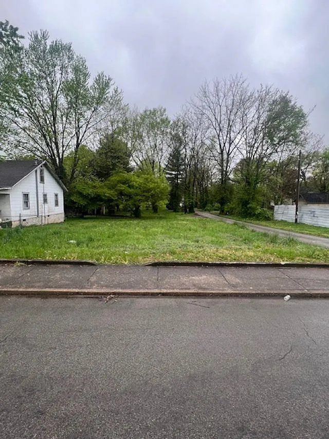 1171 Vine St photo 1