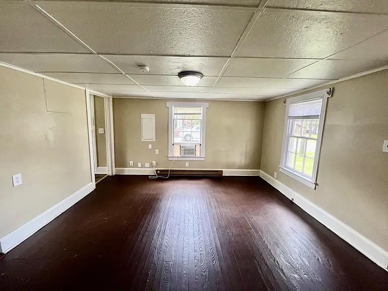 817 State St — Photo 5