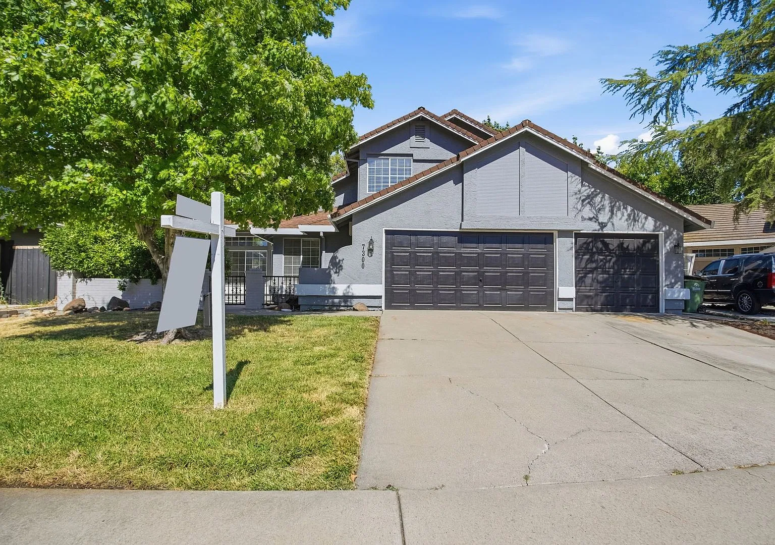 Recently Remodeled & Spacious 4-Bedroom Home in Elk Grove — Photo 2