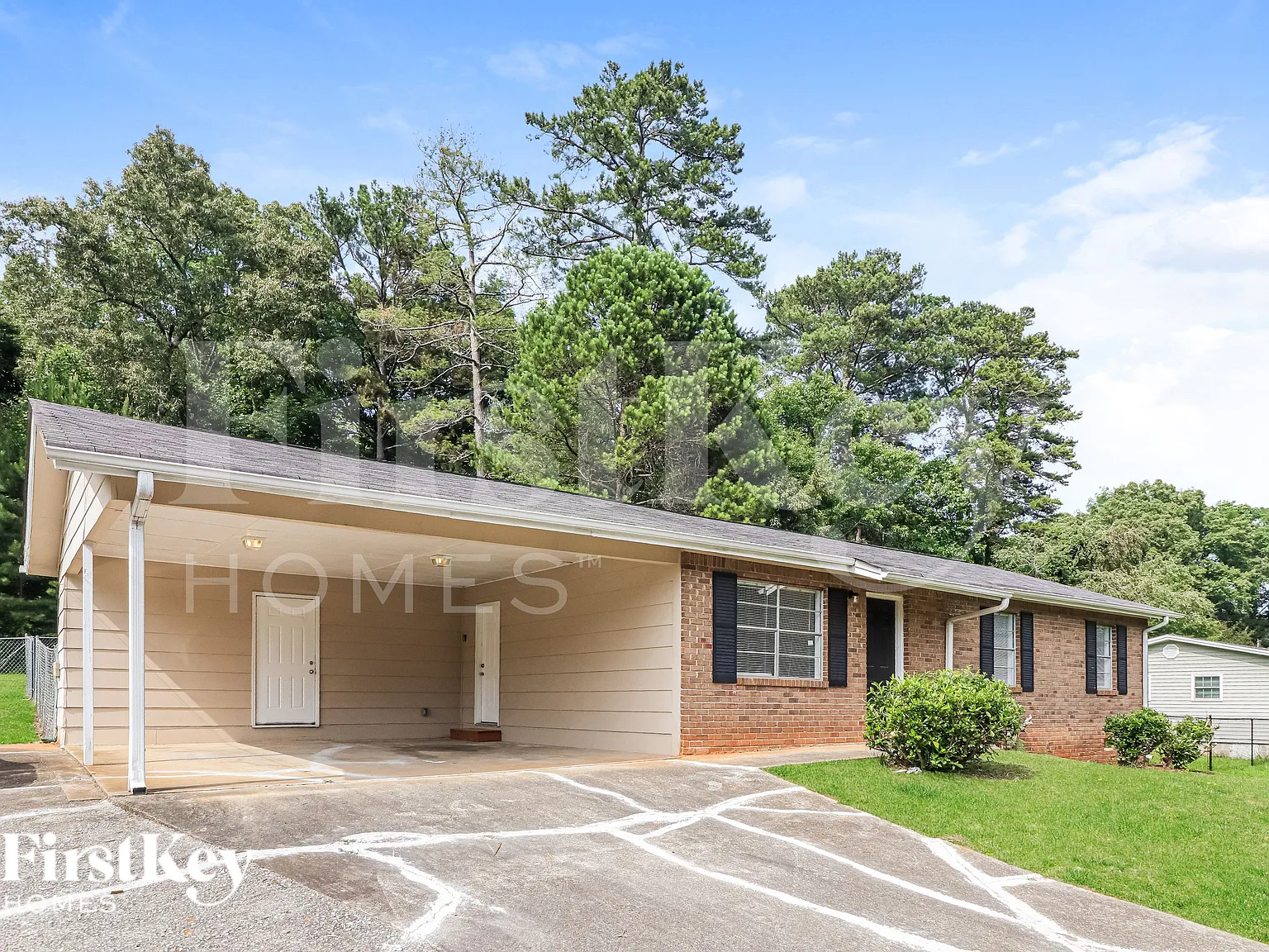 3 bed, 1.0 bath, 1458 sqft, $1,660 — Photo 2