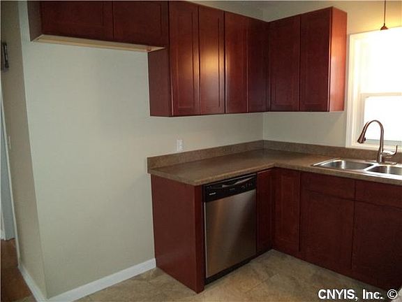 3rd image of 118 Cottington Dr