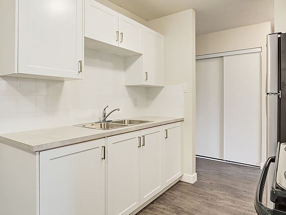 4th image of 6211 48a Ave #1e9fed76f