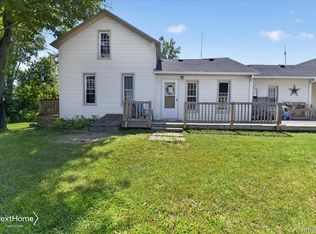 23740 Carleton West Rd, Belleville, MI 48111