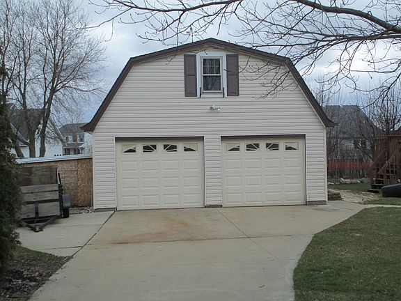 Detatched 2-story garage
