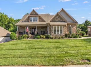 1295 Emperor Ln, Kernersville, NC 27284