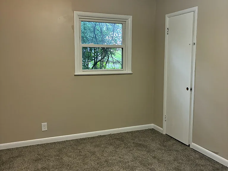 Third Bedroom - two closets