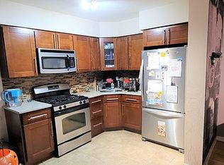 3105 30th St #2, Astoria, NY 11106