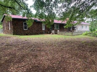 1558 Connie Smith Rd, Selmer, TN 38375