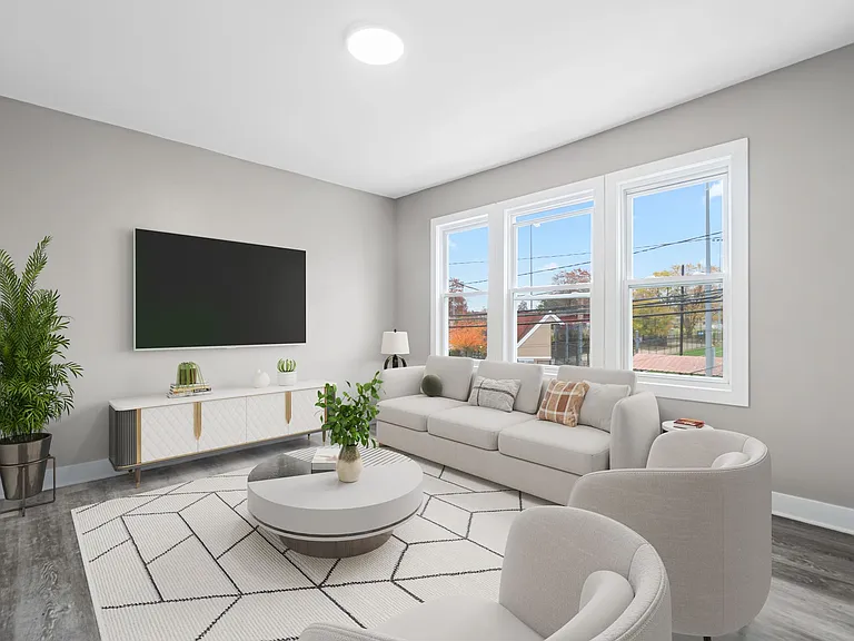 337 Leslie St #2 — Photo 7