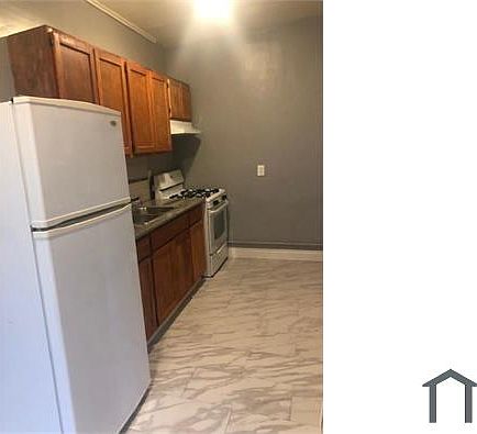 4th image of 707 W 74th St APT 11