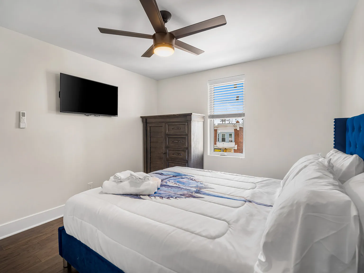 2 bed, $1,800 — Photo 2