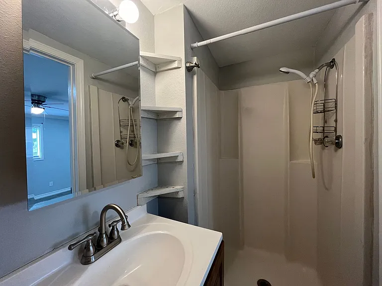 4801 Lansdown Dr — Photo 14