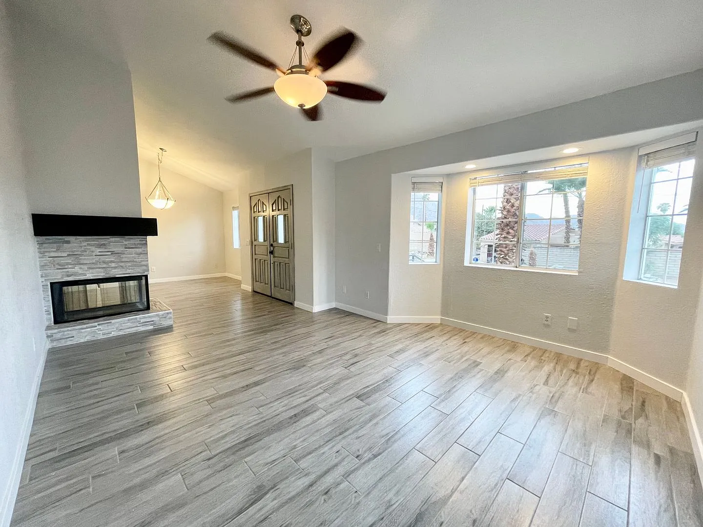 Coming Soon! Beautiful 3 Bedroom 2 Bathroom Home In la Quinta Cove — Photo 4