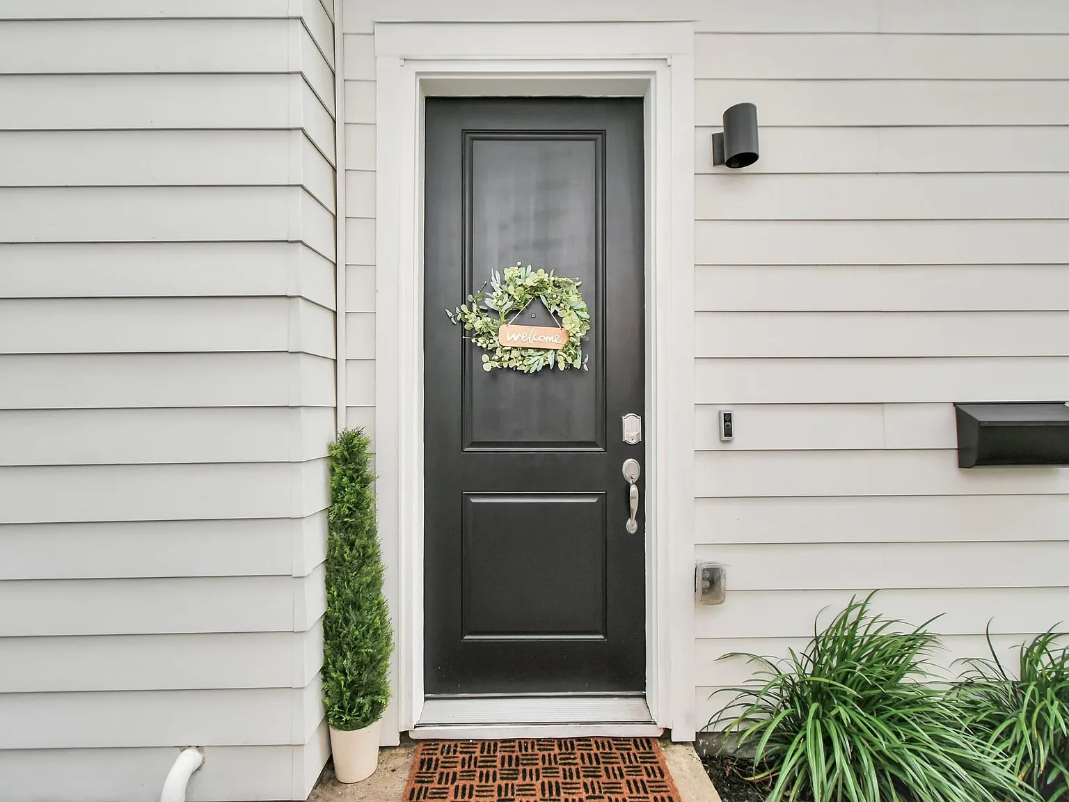 3 bed, 3.5 bath, 1531 sqft, $2,000 — Photo 1
