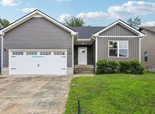 522 Sourwood Dr, Clarksville, TN 37042