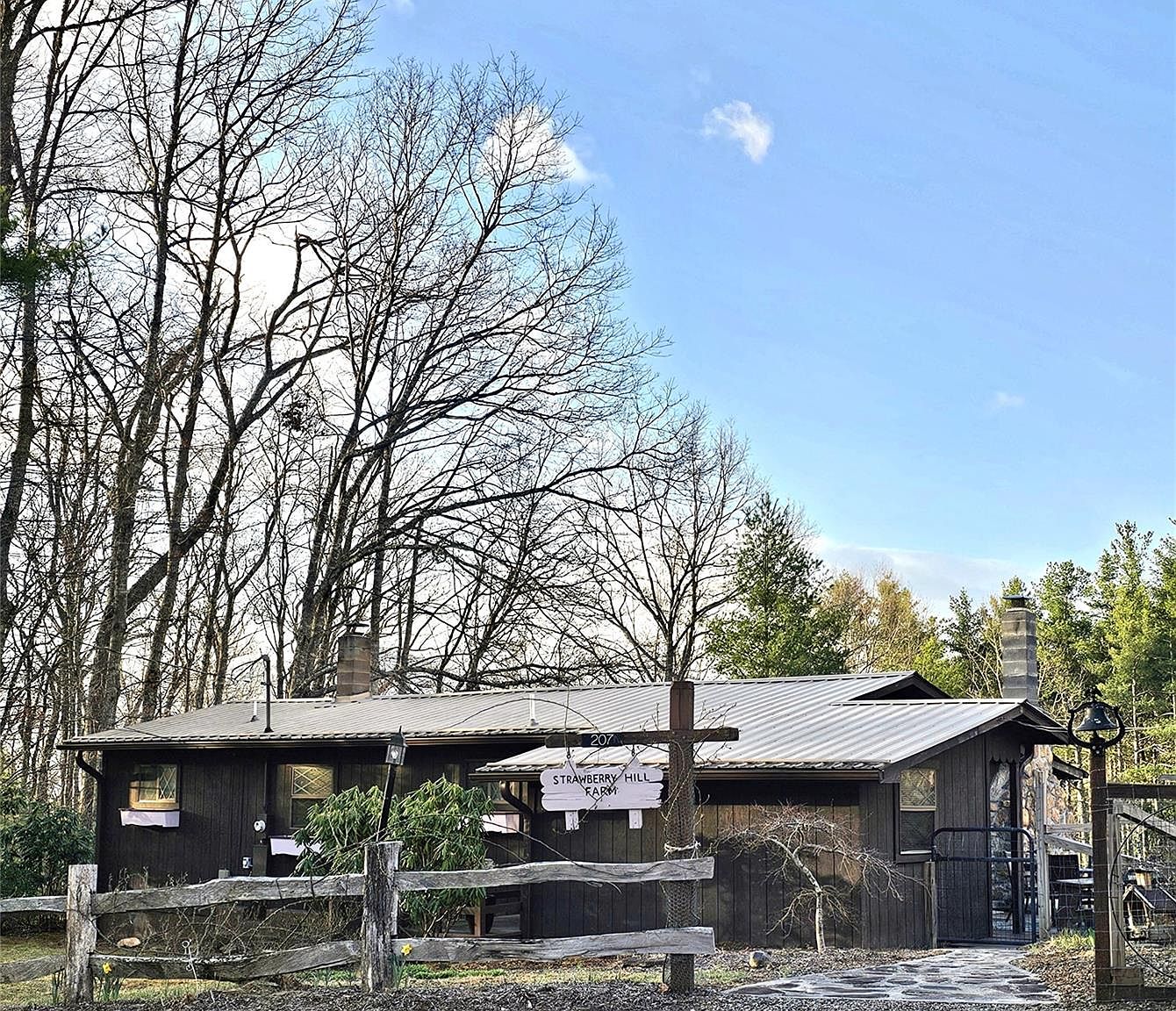 207 Strawberry Hill Ln, Burnsville, NC 28714 | Zillow