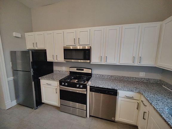 4th image of 2220 S 9th St APT B