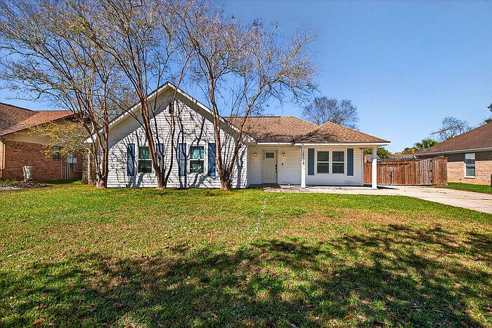 1st image of 15116 Rosewood St