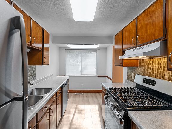 5th image of 2260 Briarcrest Dr