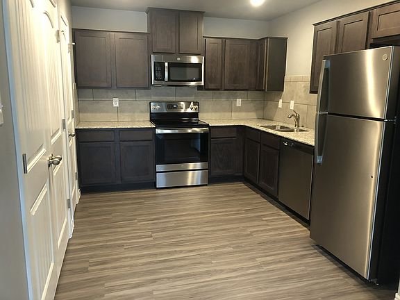 5th image of 1818 Castroville Trl Unit B
