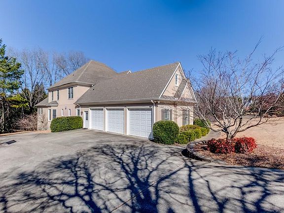 3rd image of 23 Myrtle Creek Trl NW