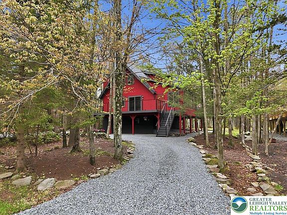 3rd image of 883 Deerfield Ct