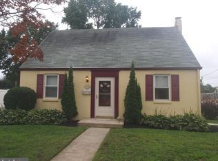 2202 Pershing Ave, Morton, PA 19070