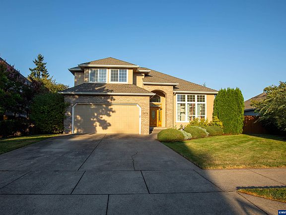 2nd image of 2075 NW Violet Ave