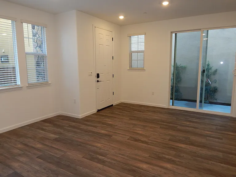 1683 Pena Ln — Photo 5