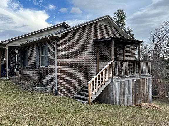 3rd image of 195 Courtland Cir