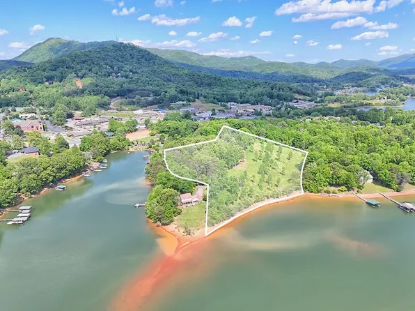 314 Lakeside Dr, Hiawassee, GA 30546